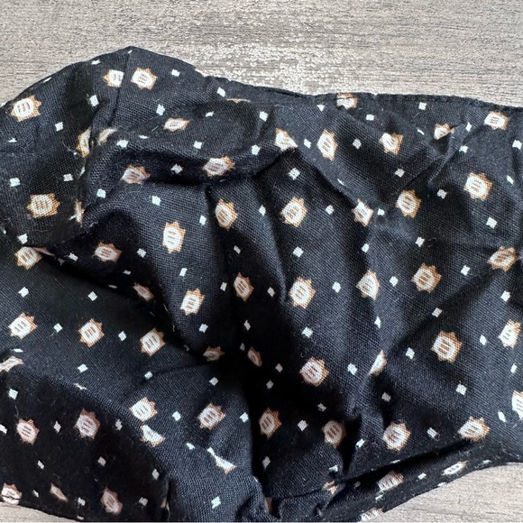 Mask with Nose Wire - Picture 2 of 6